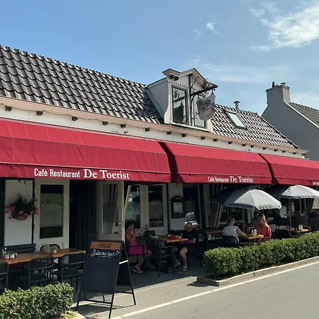 De Toerist Thuis Bij De Sluis *