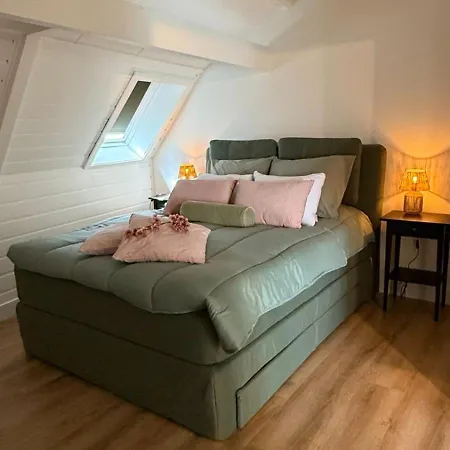 De Toerist Thuis Bij De Sluis