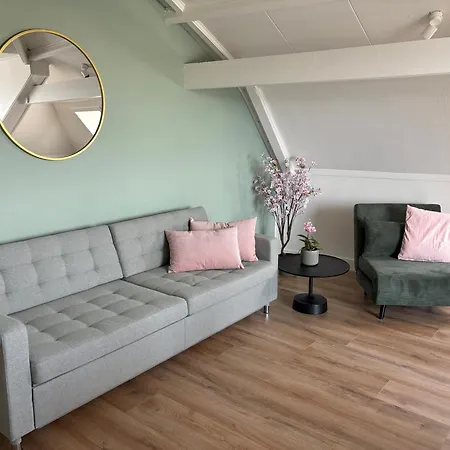 De Toerist Thuis Bij De Sluis